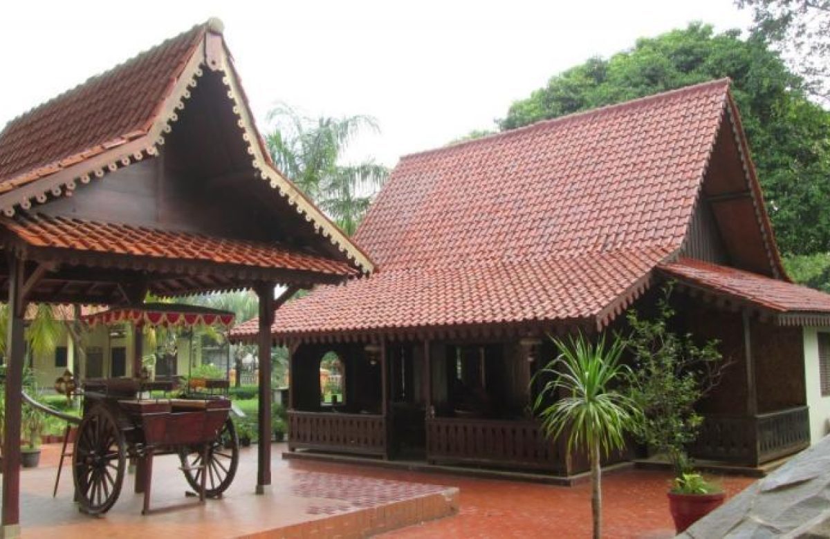 Rumah Adat Jakarta