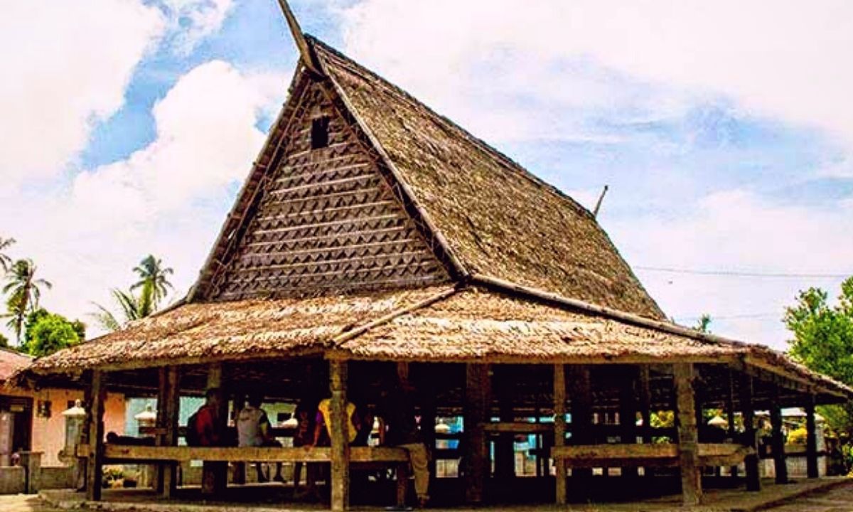 Rumah Adat Provinsi Maluku (Baileo) (1)