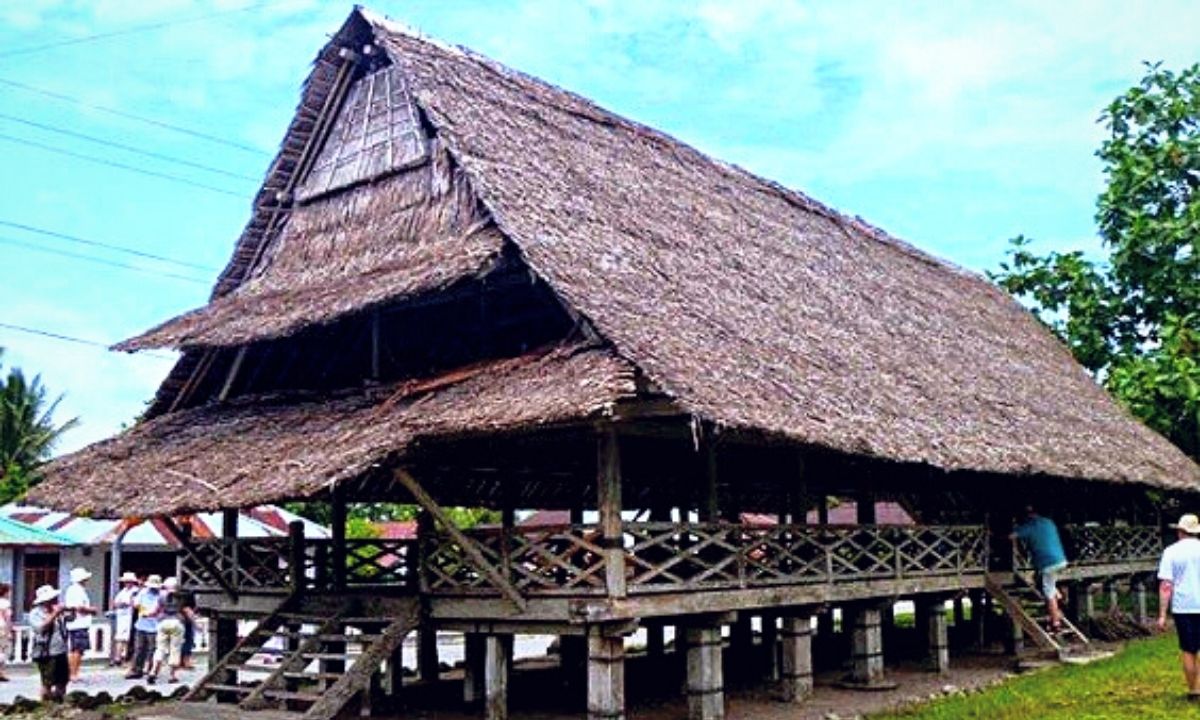 Rumah Adat Provinsi Maluku (Baileo) (6)