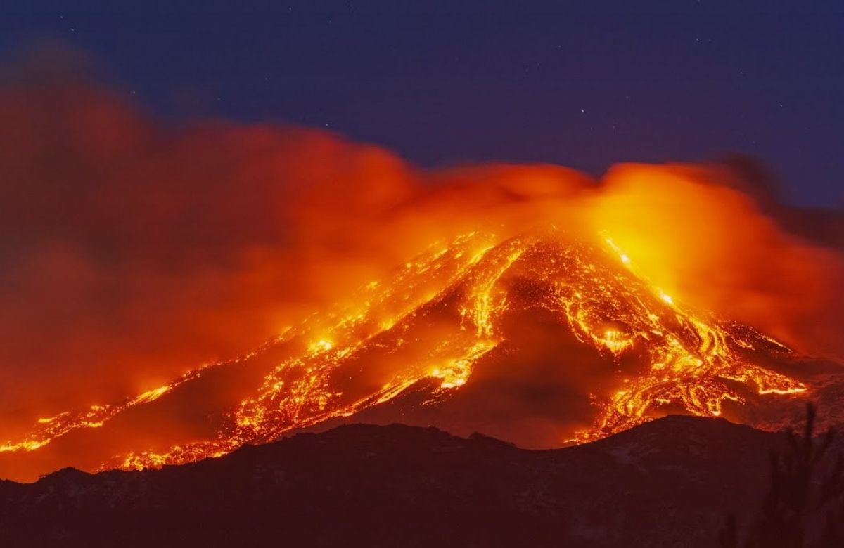 Gunung Etna di Italia Meletus, Bandara Terdekat Terpaksa Ditutup