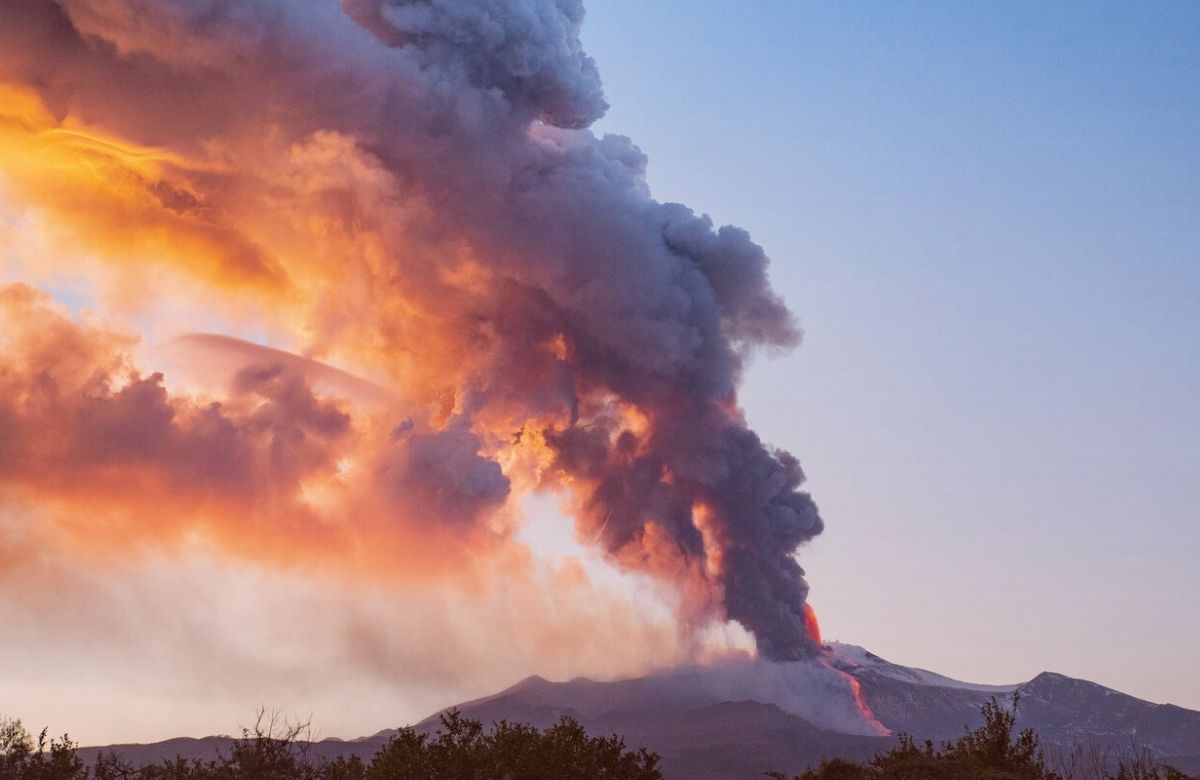 Gunung Etna di Italia Meletus, Bandara Terdekat Terpaksa Ditutup