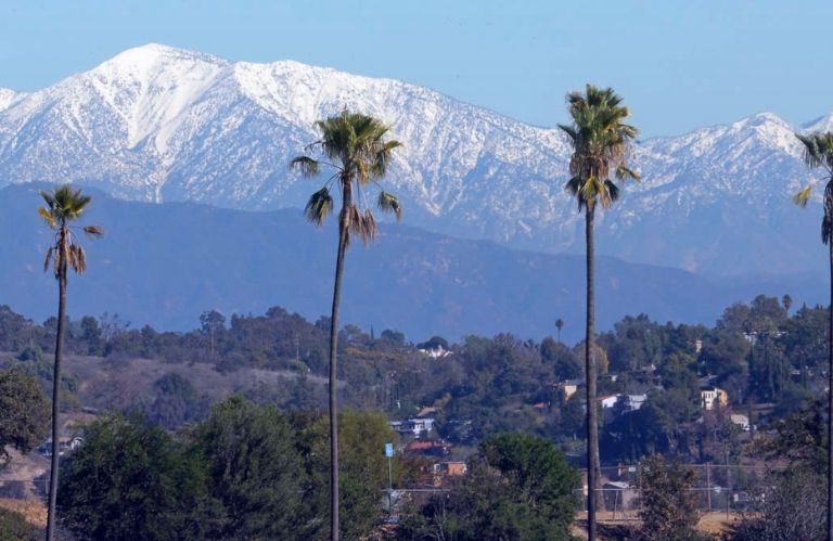 Temuan Sisa Jasad Manusia di Pegunungan California Tempat Aktor Julian Sands Hilang