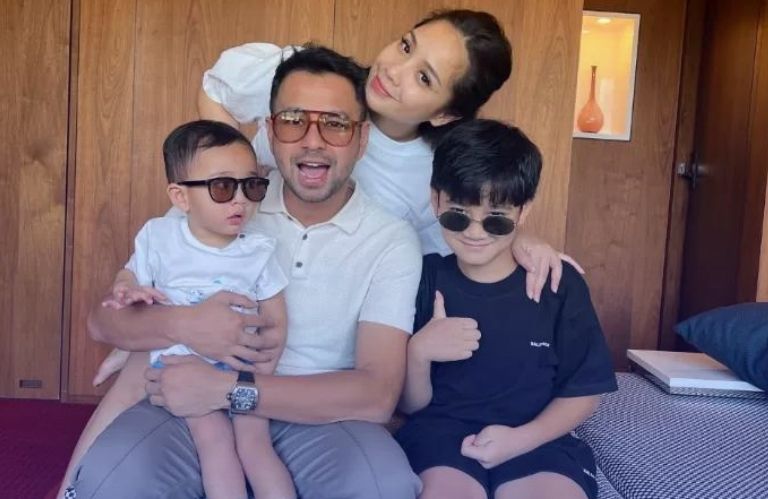 Momen Artis Tanah Air Rayakan Idul Adha Bersama Keluarga, Ada Yang Ke Luar Negeri