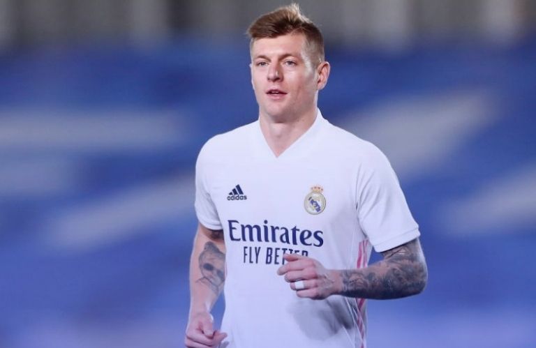 Toni Kroos Tidak Berniat Pensiun dan Ingin Menutup Karier di Level Terbaik