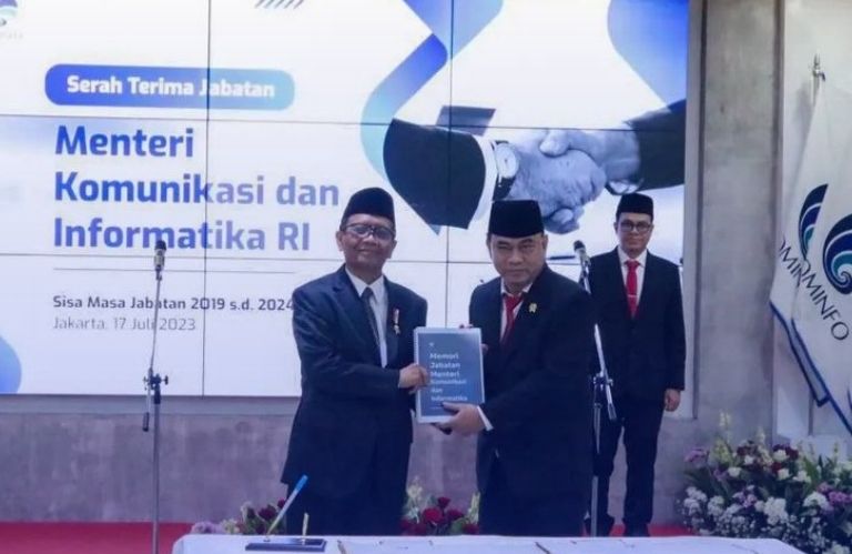 Menko Polhukam Mahfud MD Ungkap Pengalaman Mengurus Surat di Kementerian Raksasa: Serah Terima Jabatan Menkominfo Ditandai dengan Pelantikan Budi Arie Setiadi dan Nezar Patria