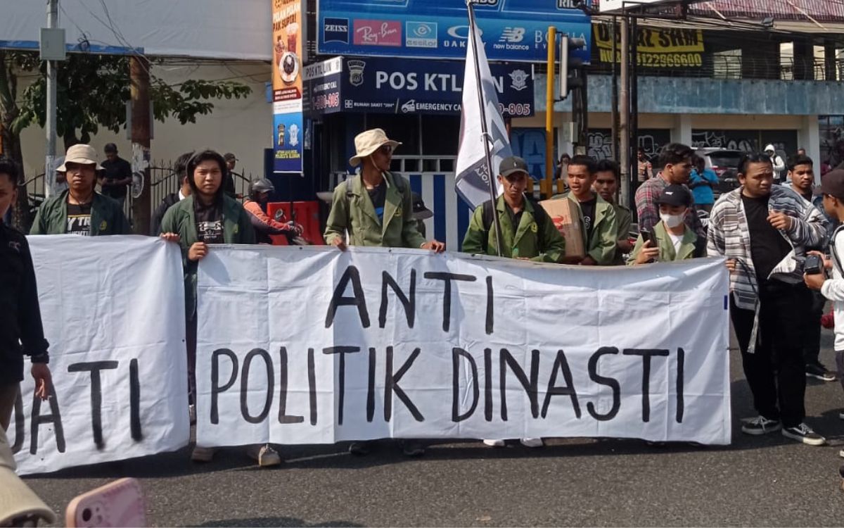 Aliansi Mahasiswa dan Masyarakat Jogja Peduli Demokrasi Gelar Aksi, Roby; Hentikan Politik Dinasti